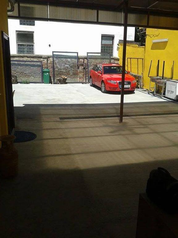 Family Top Rooms Bela Lada Sobe Novi Sad Bagian luar foto